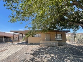 Building Photo - 117 E Cambridge Dr