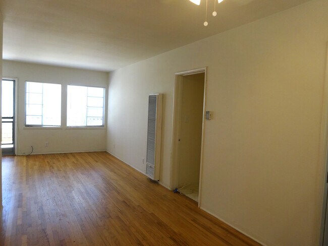 living room - 15912 W Sunset Blvd