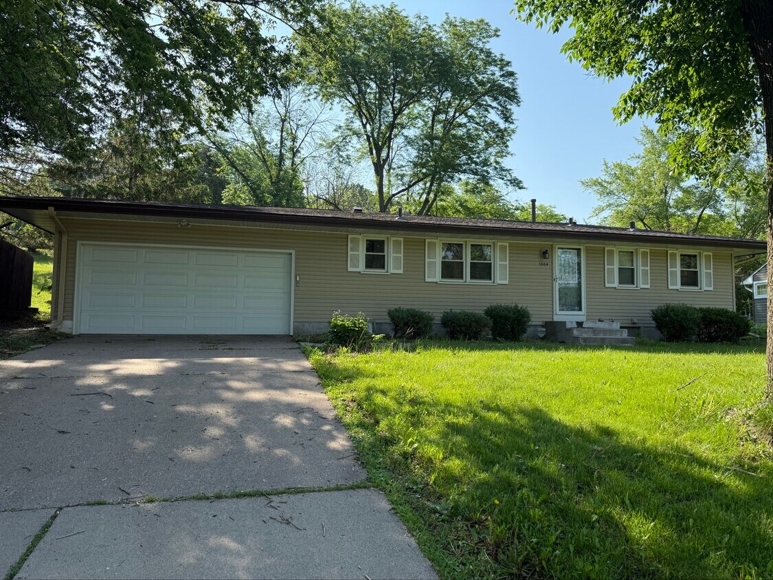 Primary Photo - 1064 Hackmann Cir NE