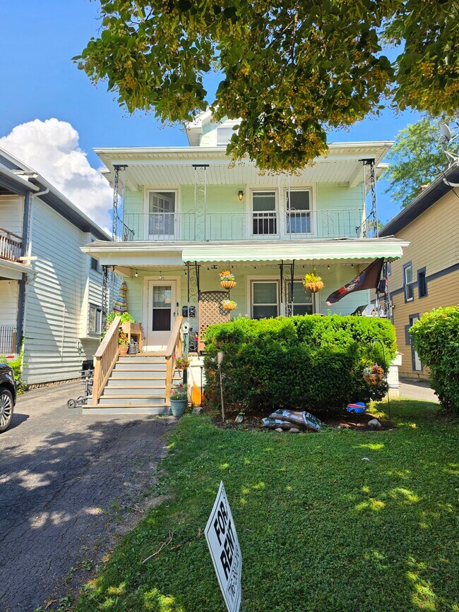 Foto del edificio - 339 Crestwood Ave