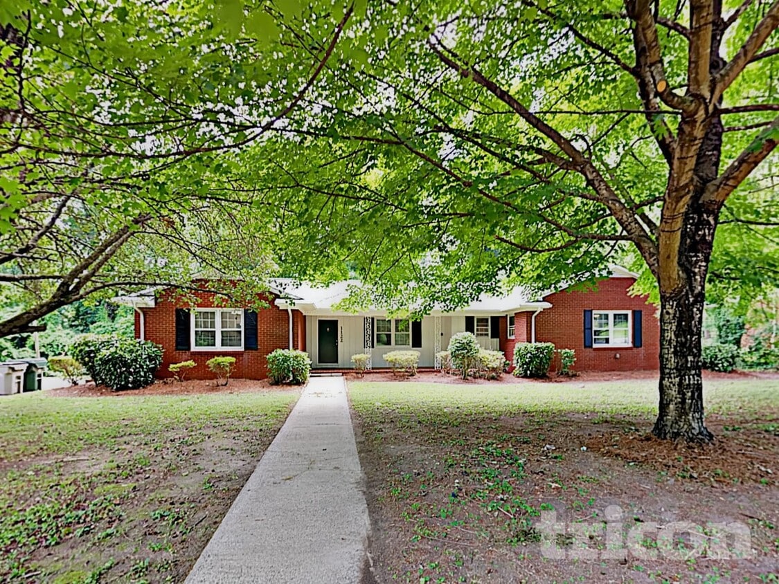 Foto principal - 1122 Paramount Cir