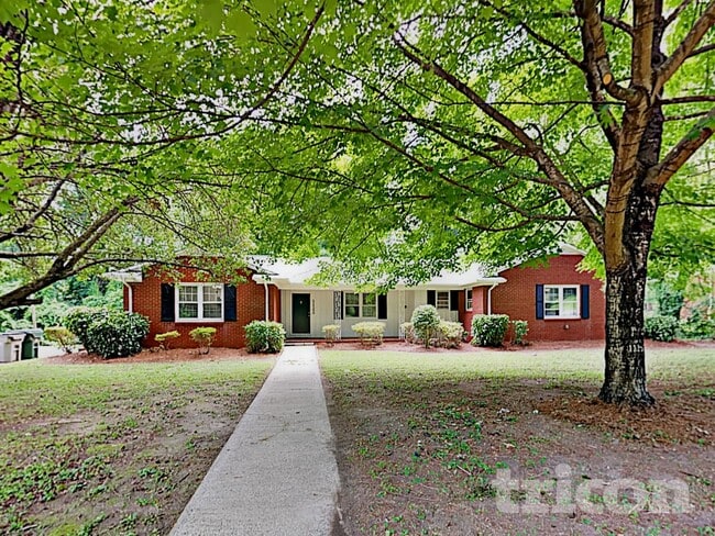 Building Photo - 1122 Paramount Cir