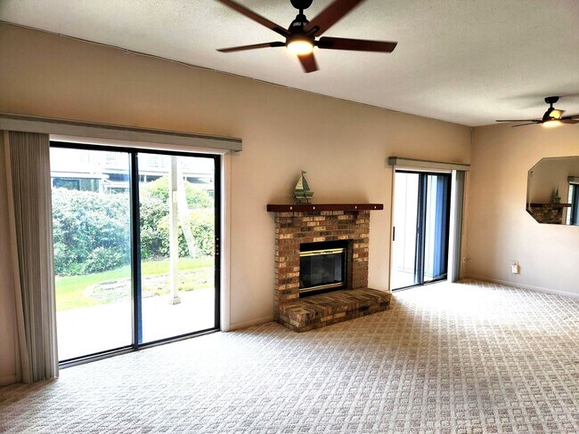 Foto del edificio - Beautiful Townhome 2 Bedroom 2.5 Bathroom Lease Special!!! 1 month free rent!!!!