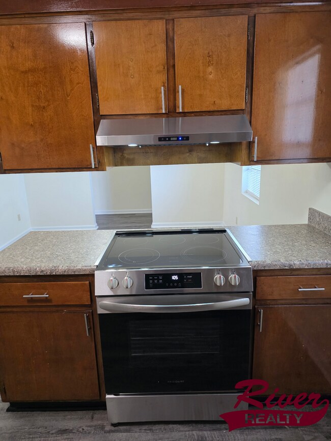 Foto del edificio - 3-Bed, 2-Bath Home in South Augusta - Larg...