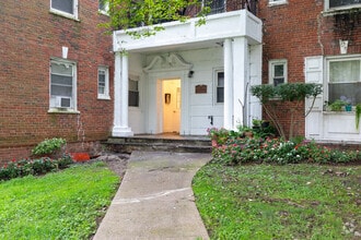 Building Photo - Colonial Gardens Trenton Proud LLC