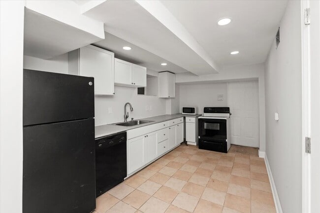 Foto del edificio - 941 W Windsor Ave