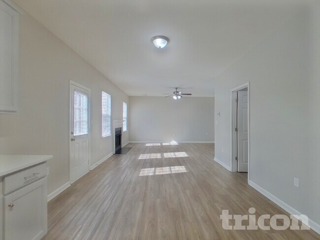 Foto del edificio - 1221 Jordans Pond Ln