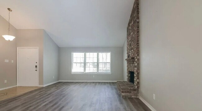 Building Photo - 2119 Belmont Park Dr