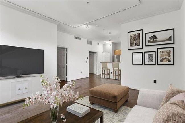 Building Photo - 2305 Worthington-244261