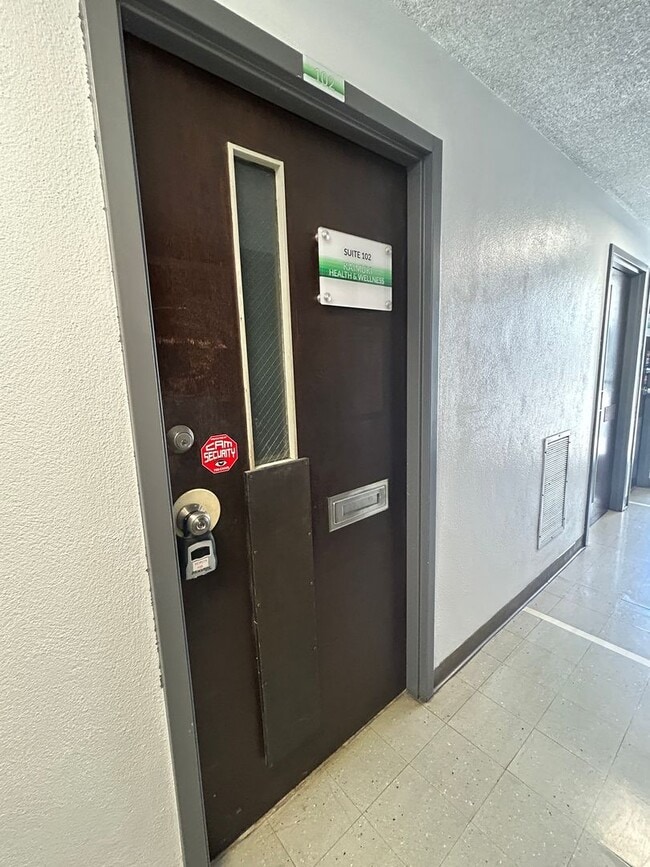 Foto del edificio - Prime Office Space for Rent in the Kaimuki Professional Building