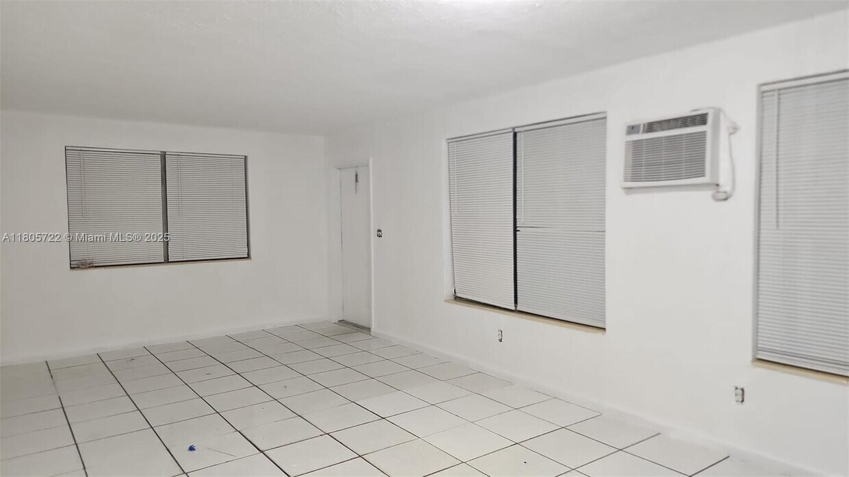 Primary Photo - 16031 NE 18th Pl