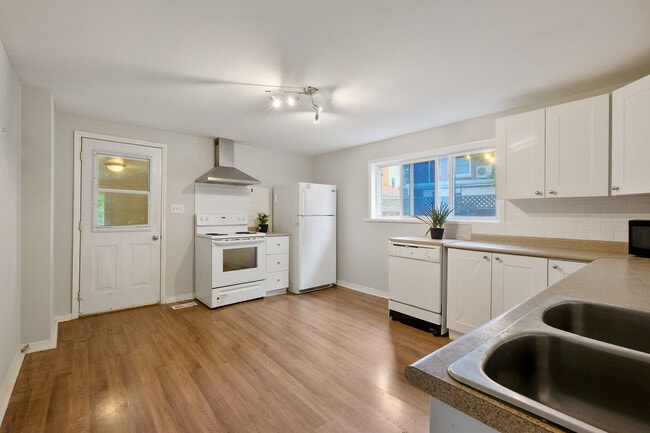 Photo du bâtiment - 84 McLachlin St S