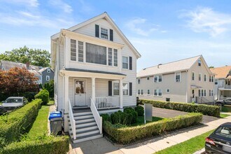 Building Photo - 35 Trapelo St