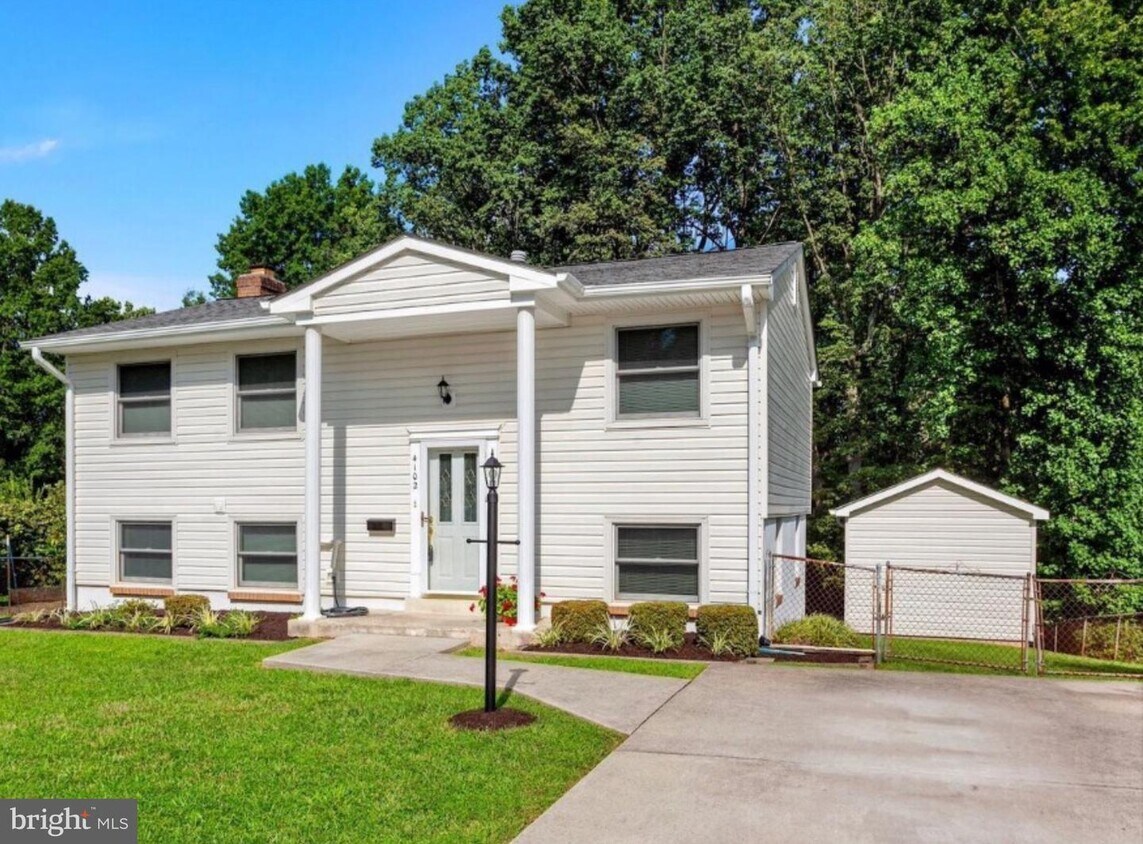 Primary Photo - 4102 Hoffman Dr