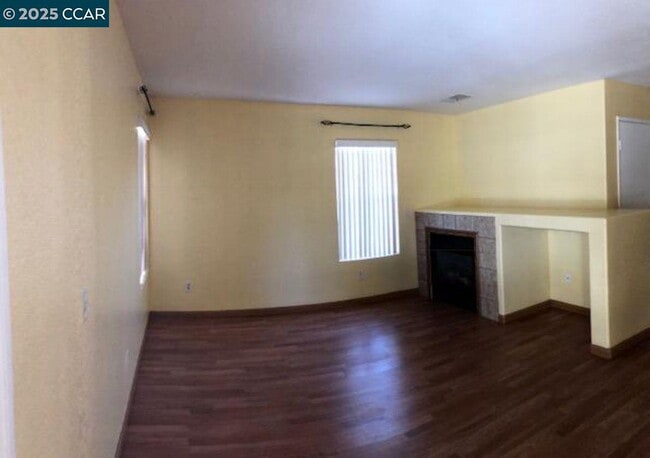 Building Photo - 125 Asusena Dr