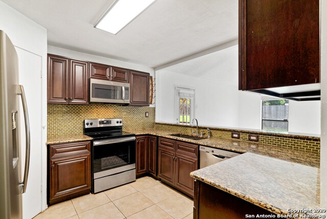 Building Photo - 4515 Oak Wind St