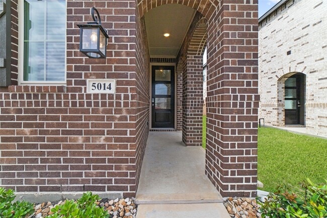 Foto del edificio - 5014 Chestnut Orch Dr