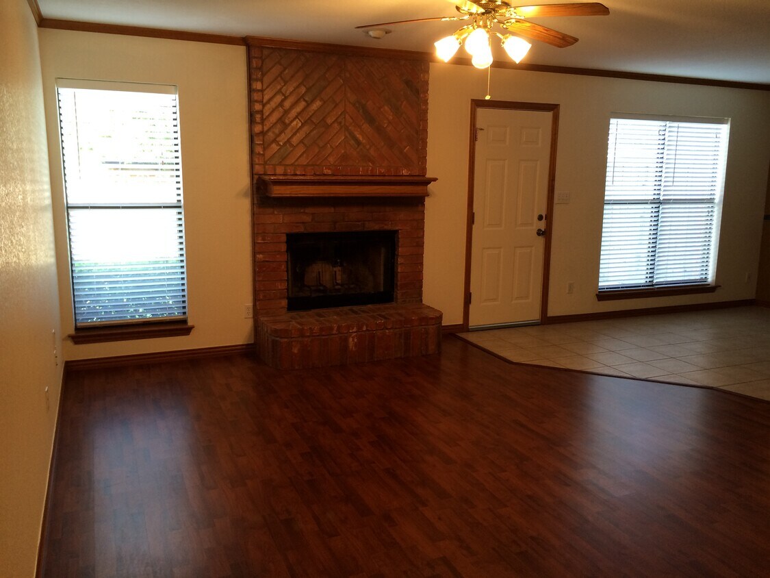 Living Room - 125 Wildwood Ct