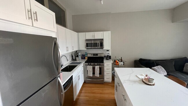 Kitchen - 630 N Franklin St