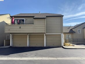 Building Photo - 3152 Heather Ridge Dr