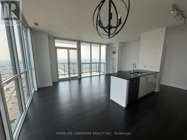 Building Photo - 3975-3975 Grand Park Dr
