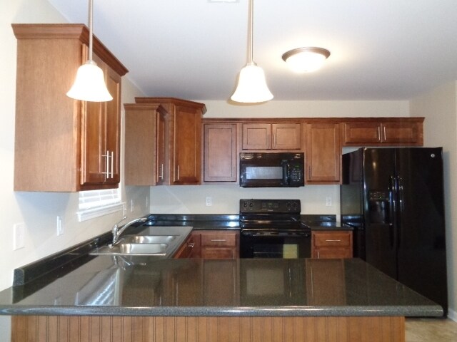 Foto del edificio - 484 Albion Cir