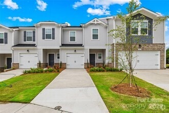 Building Photo - 4337 Smt Wds Dr