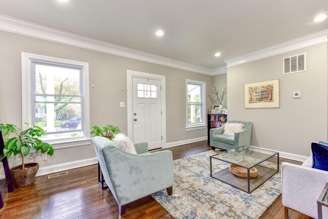 Foto del edificio - 1343 Kennedy St NW