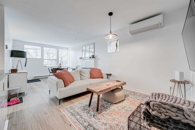 Photo du bâtiment - 1458 Bayview Ave