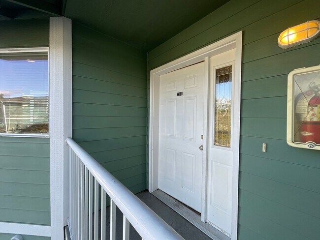 Foto del edificio - 2 Bedroom, 2 Bathroom Condo with Convenient I-5 Access