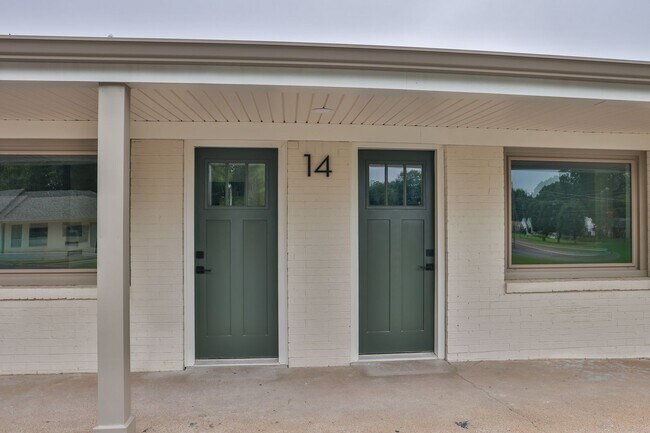 Foto del edificio - Modern Remodel with Designer Finishes | All Utilities Included