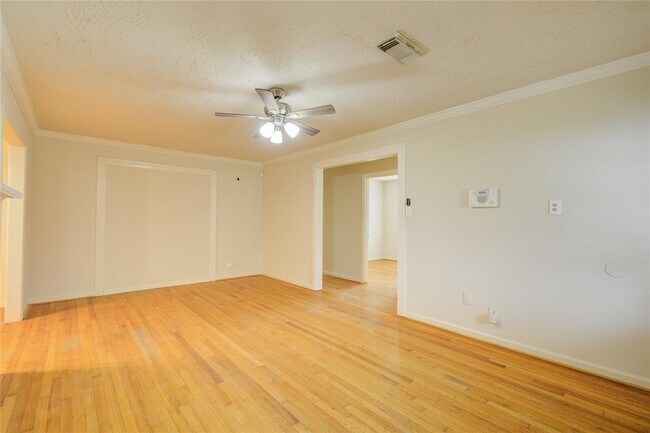 Foto del edificio - 5902 Hornwood Dr