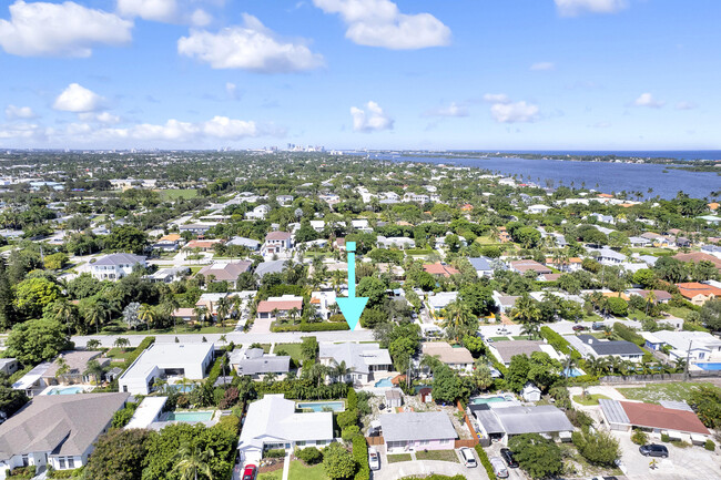 Foto del edificio - 242 Rutland Blvd