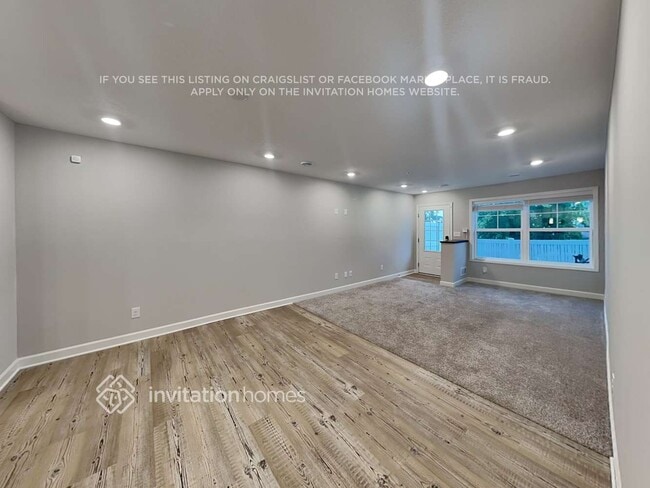 Building Photo - 1264 142nd St E