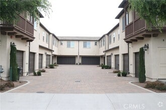 Building Photo - 3287 E Wild Horse Privado