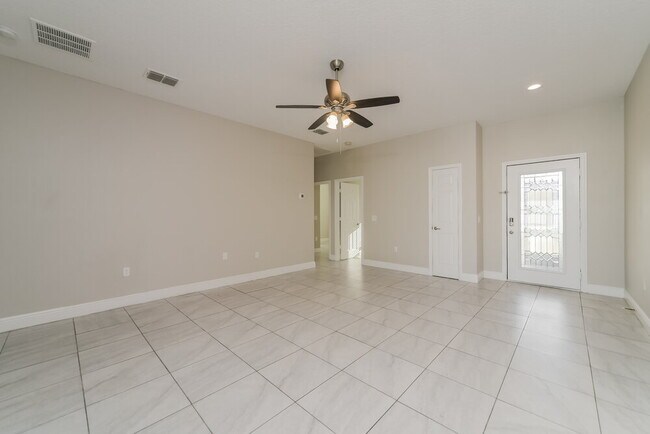 Foto del edificio - 1424 Kissimmee Ct