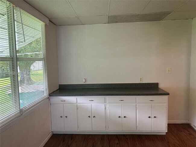 Foto del edificio - 8308 NW 57th Ct