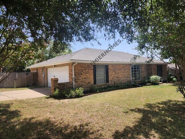Foto del edificio - 3324 Heritage Ln