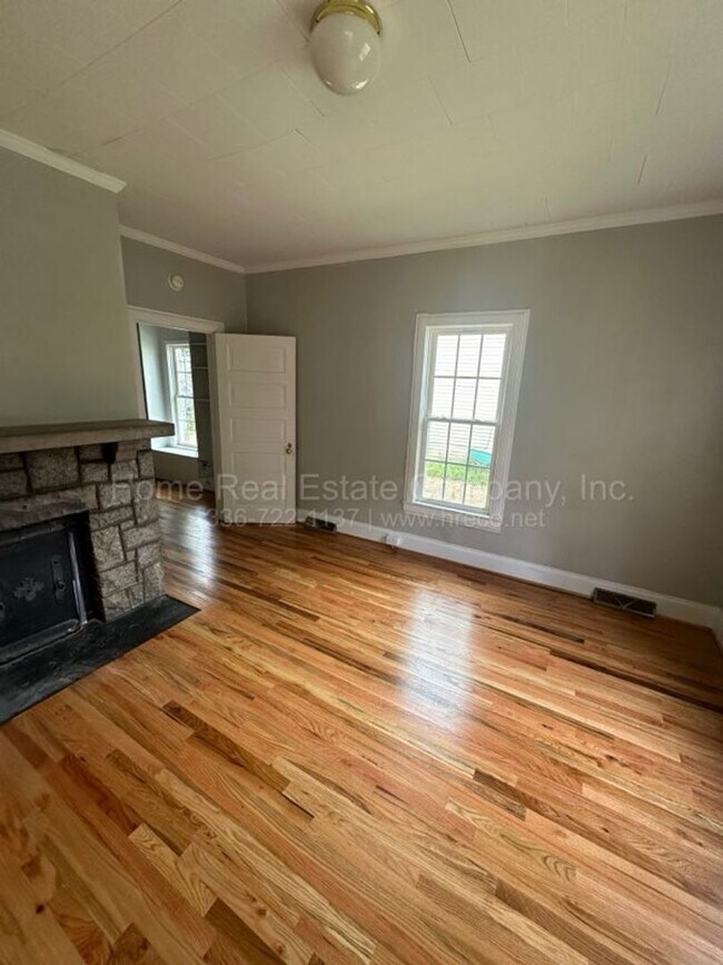 Foto del edificio - 436 Granville Dr SW