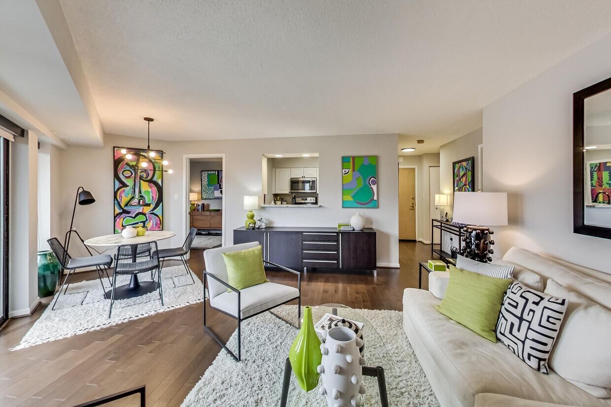 Foto principal - 2-bedroom, 1-bath condo in the sought-afte...