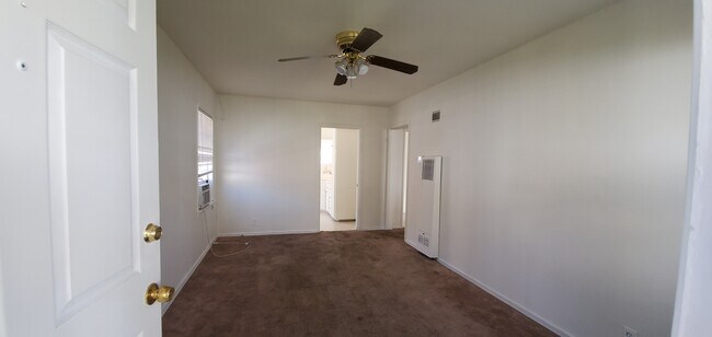 Building Photo - 419 N Chapel Ave