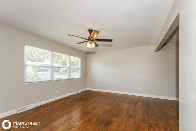 Foto del edificio - 805 MARY JO LN, HAZELWOOD, MO 63042