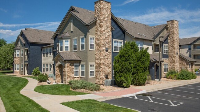 Building Photo - 4601 S Balsam Way