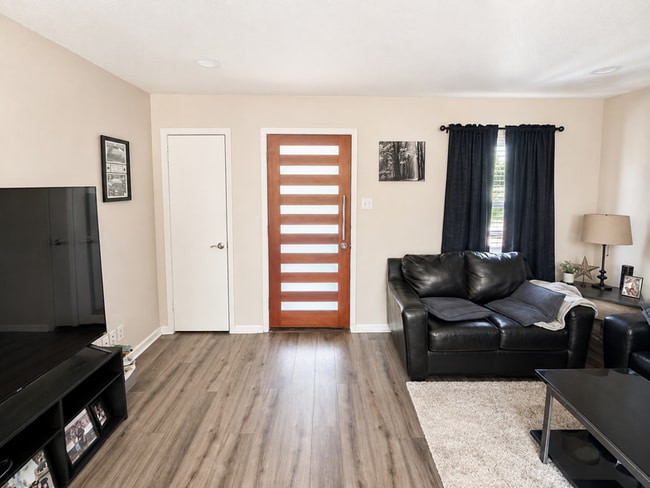 Building Photo - 1300 Timberlake Cir