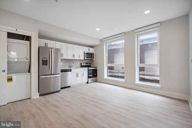 Foto del edificio - 1805 N Howard St