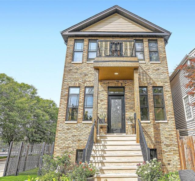Building Photo - 5 bedroom in Chicago IL 60618