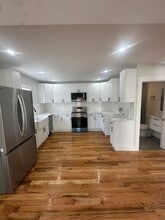 Building Photo - 9 Wilbur St