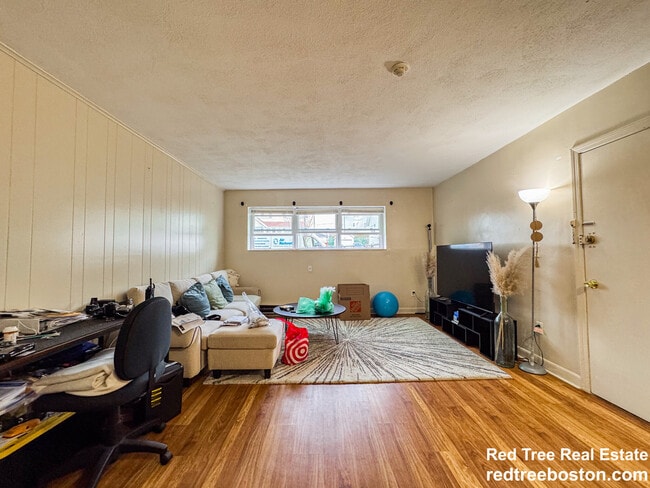 Photo - 11 Hodges Ave Apartment