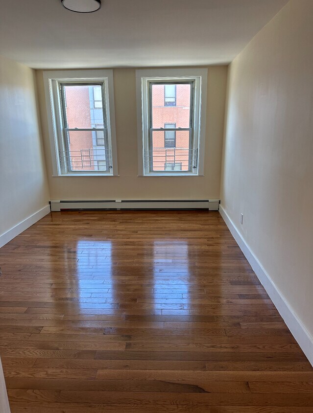 Primary Photo - 221 Dudley St