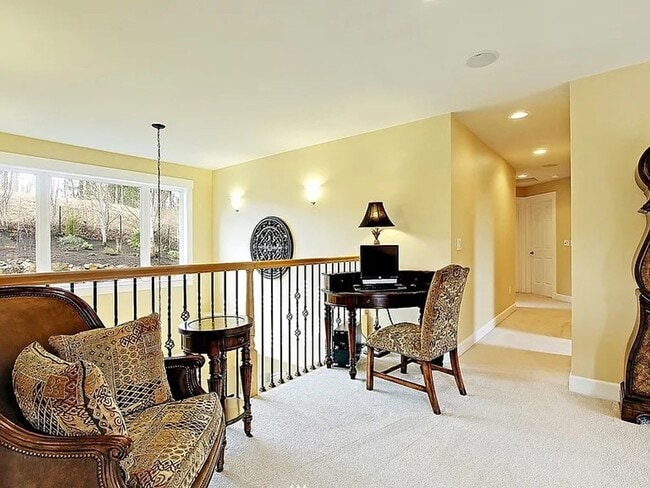 Building Photo - Spacious Sammamish Retreat | 4,184 SF Home on a Peaceful Cul-de-Sac